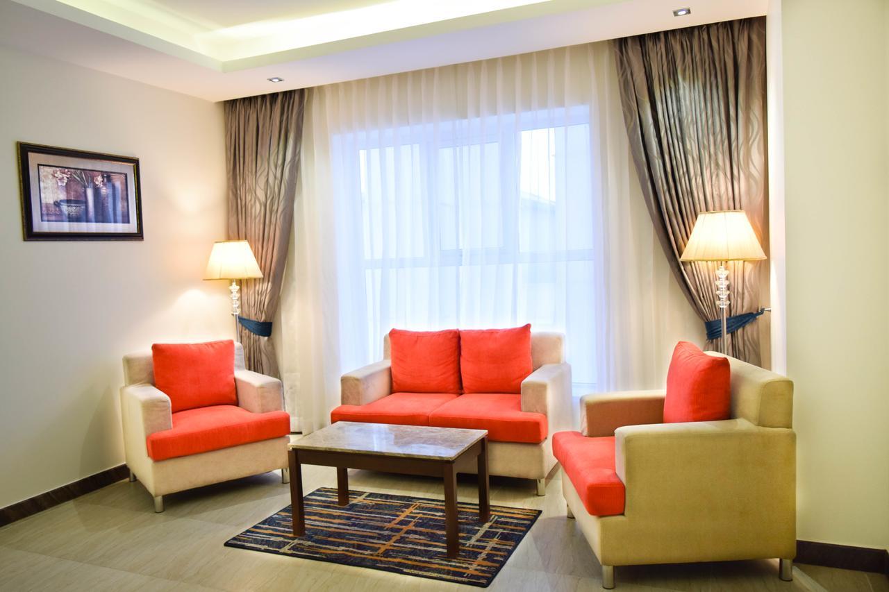 Rg Royal Hotel Бангалор Экстерьер фото
