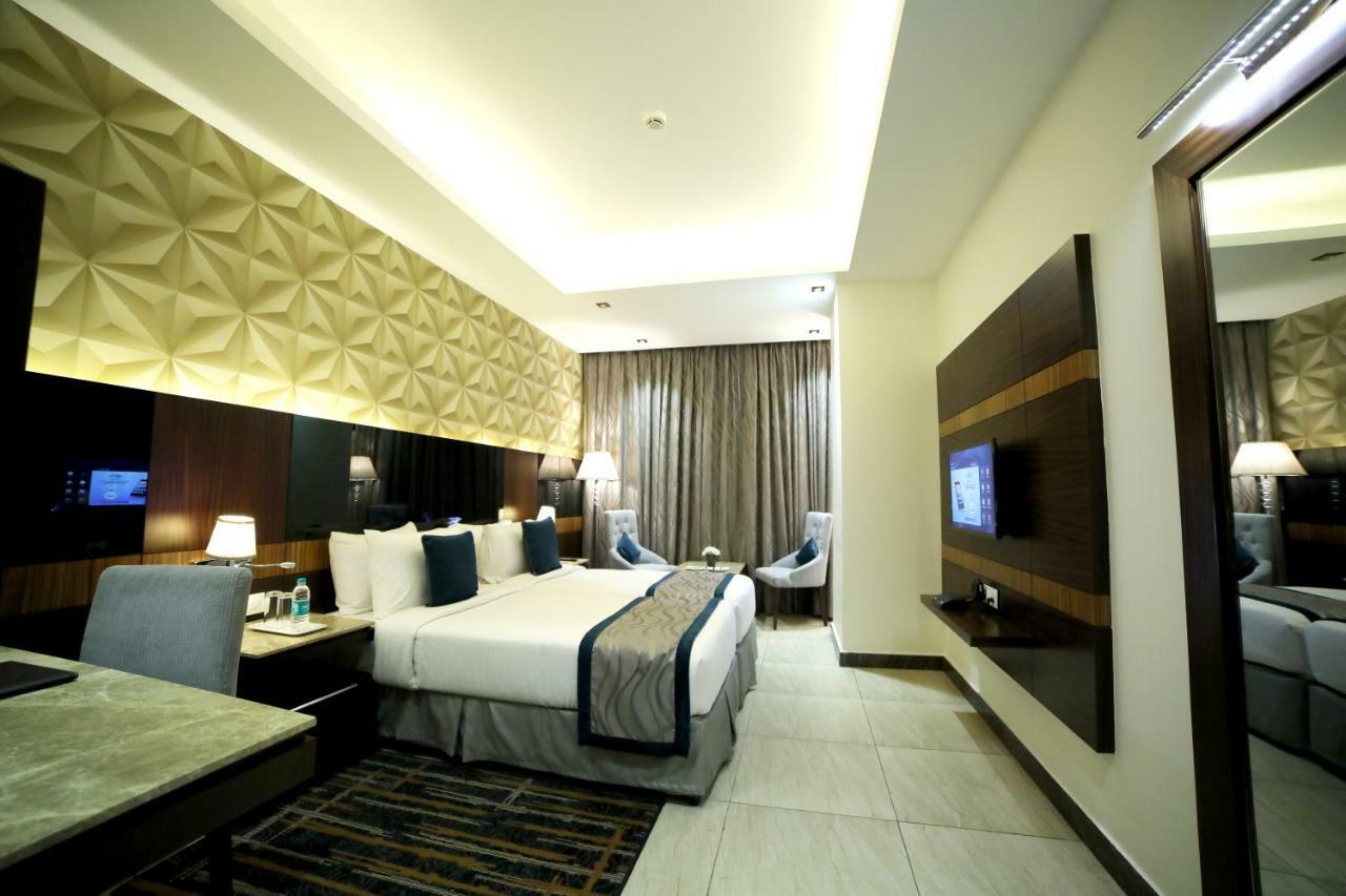 Rg Royal Hotel Бангалор Экстерьер фото