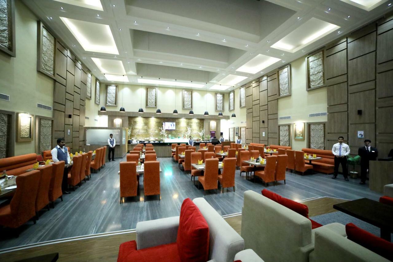 Rg Royal Hotel Бангалор Экстерьер фото