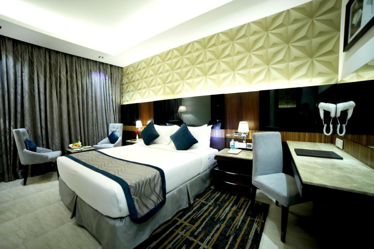 Rg Royal Hotel Бангалор Экстерьер фото